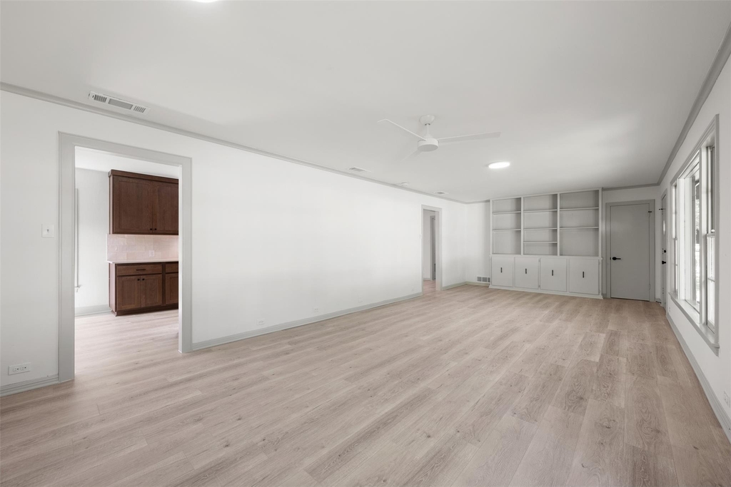 1711 S Main St - Photo 6