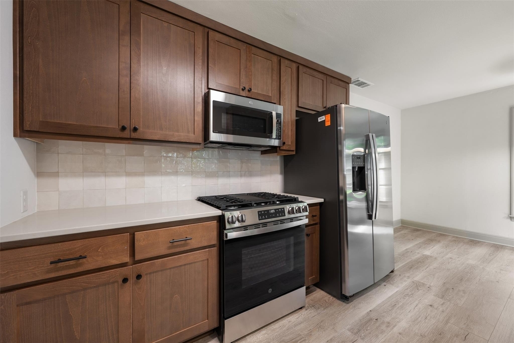 1711 S Main St - Photo 13