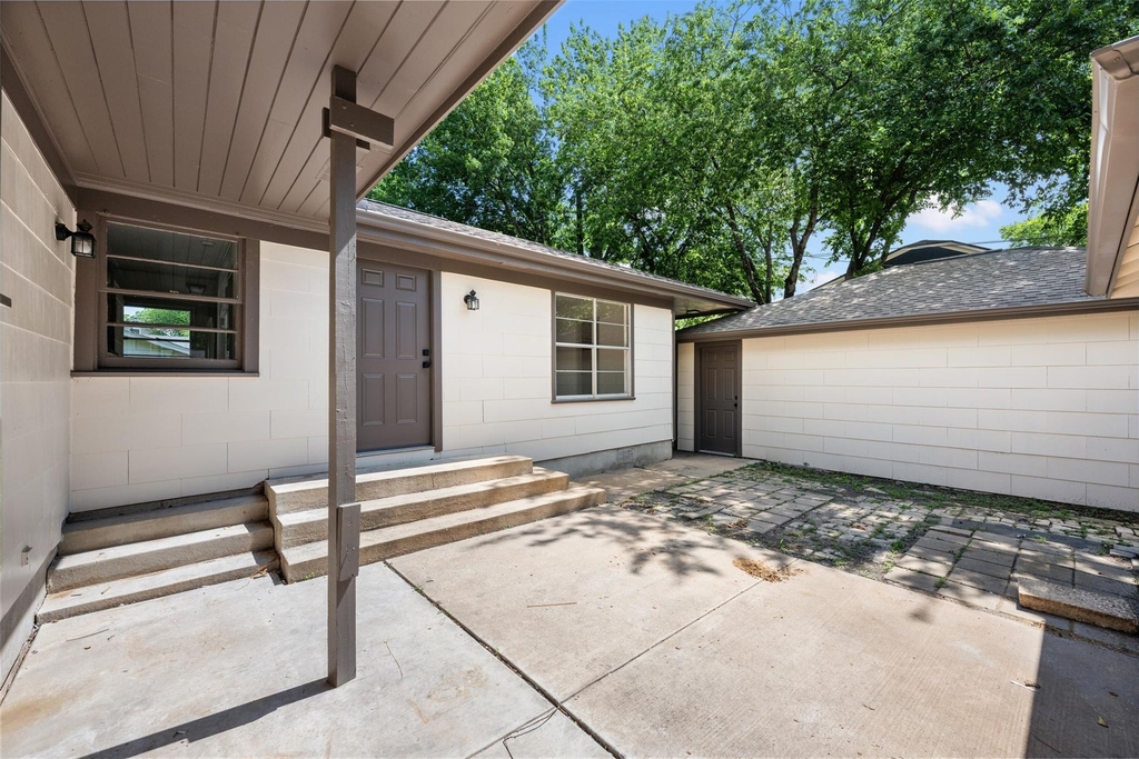 1711 S Main St - Photo 32