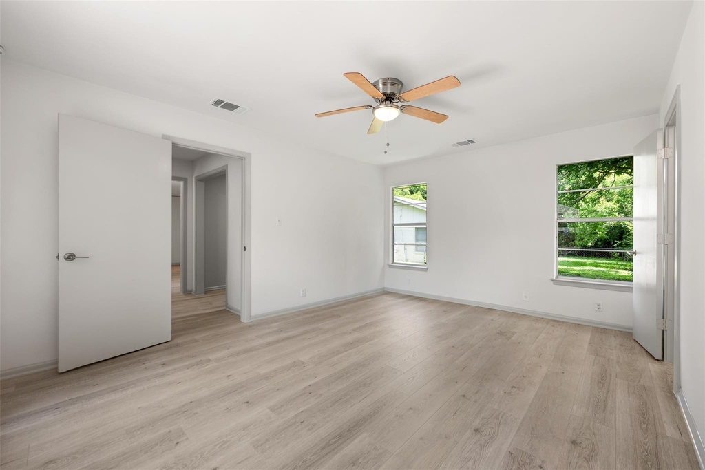 1711 S Main St - Photo 18
