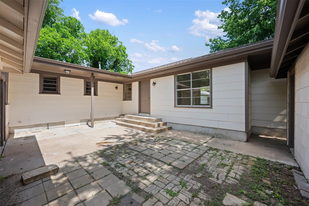 1711 S Main St - Photo 31