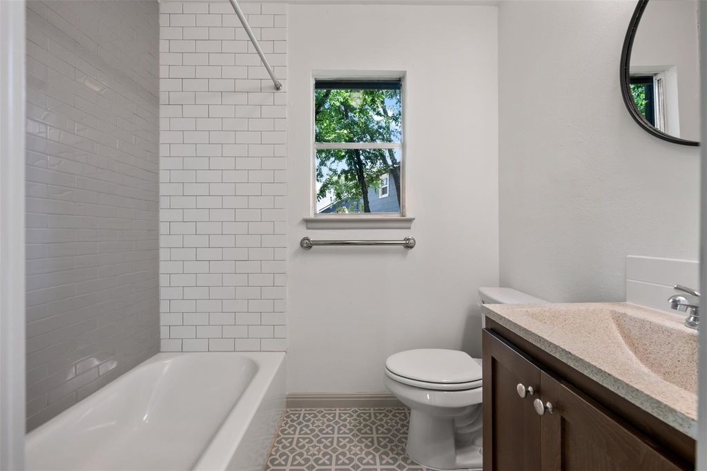 1711 S Main St - Photo 19
