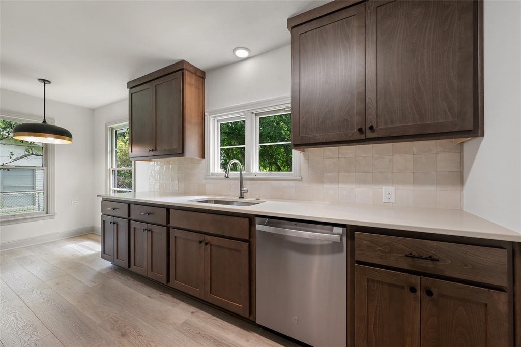 1711 S Main St - Photo 12