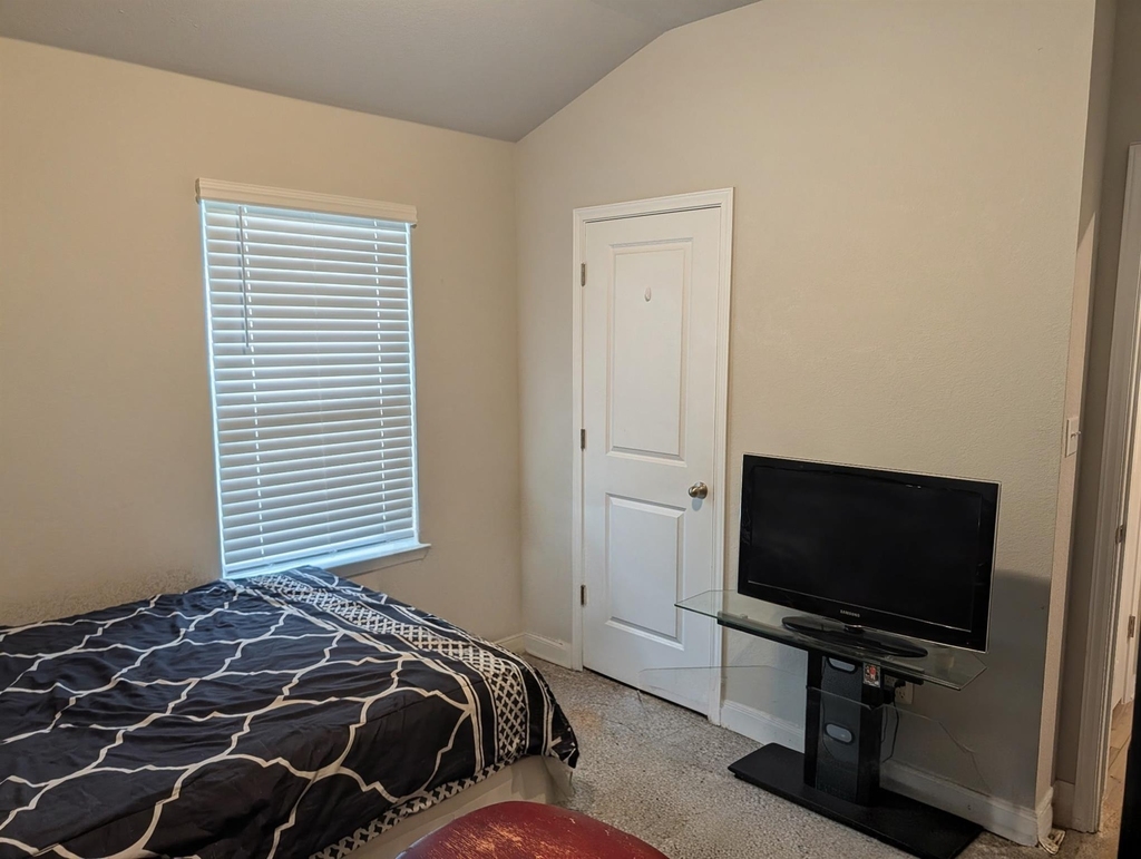 1015 Bluejack Way - Photo 7