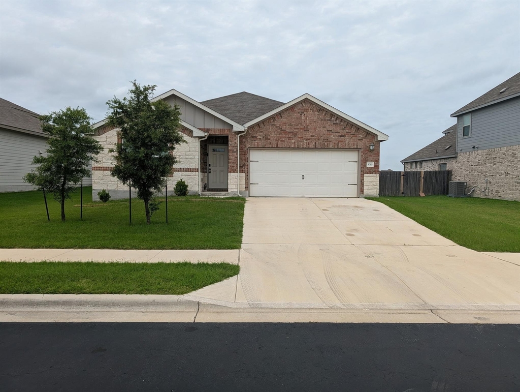 1015 Bluejack Way - Photo 0