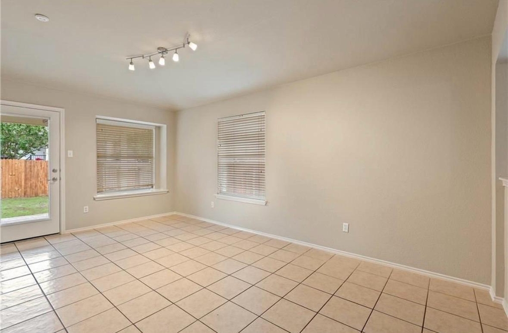 2605 Butler Way - Photo 7