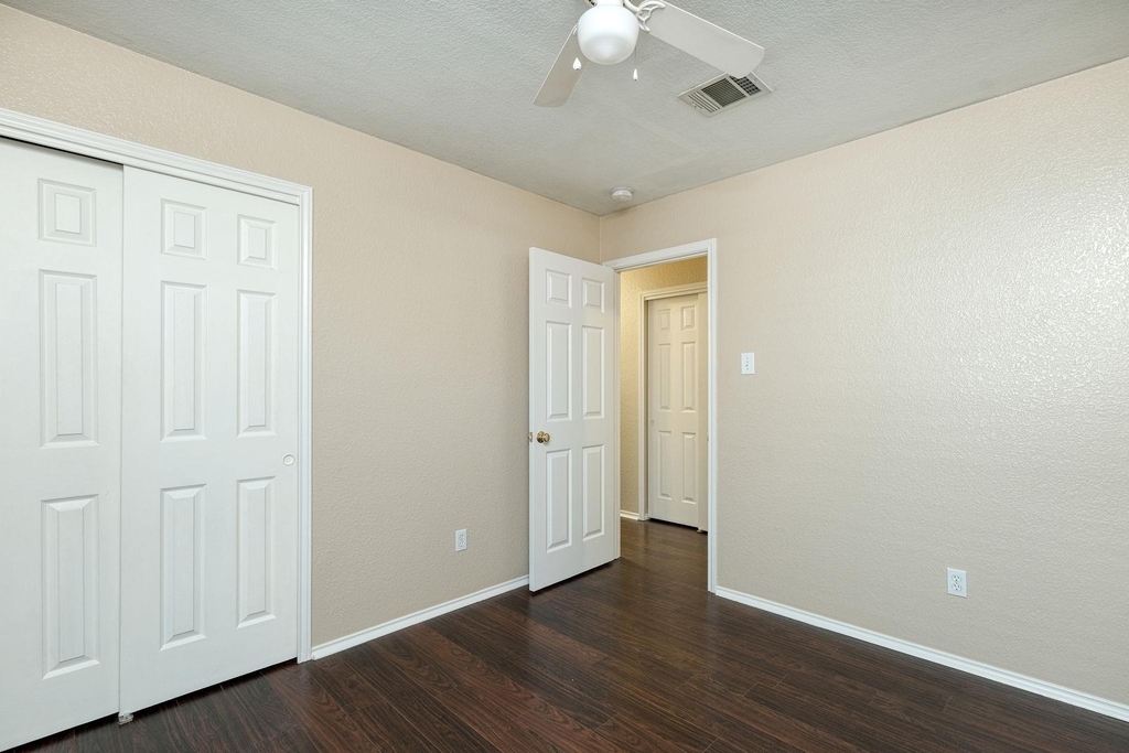 124 Hunter Rex Way - Photo 10