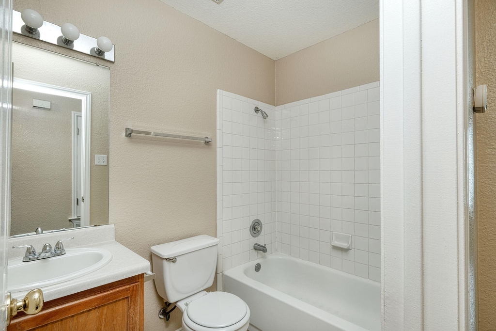124 Hunter Rex Way - Photo 9