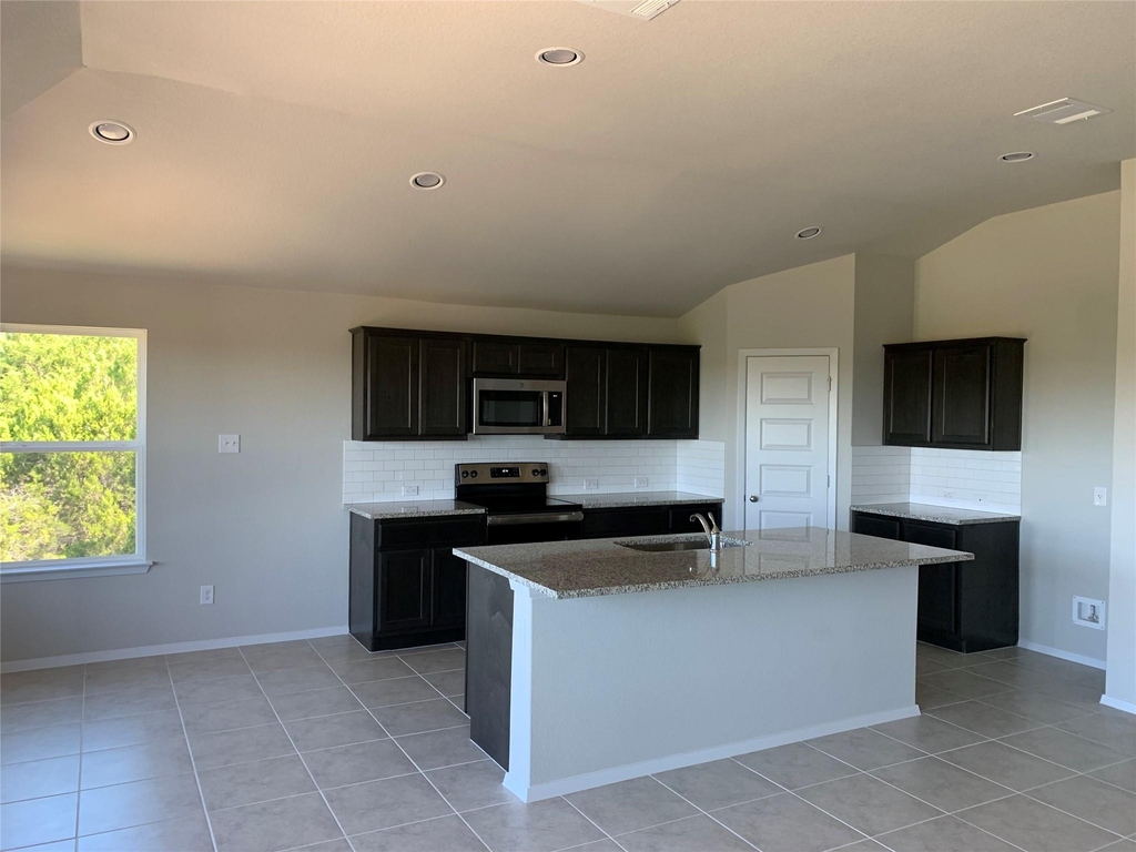 8116 Bronco Ln - Photo 6