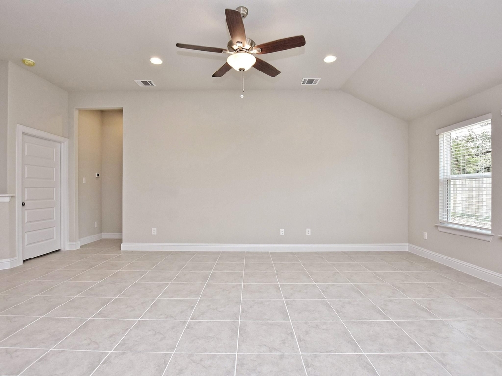 8116 Bronco Ln - Photo 5