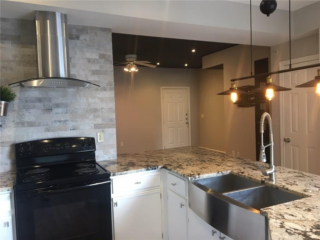 2320 Gracy Farms Ln - Photo 1