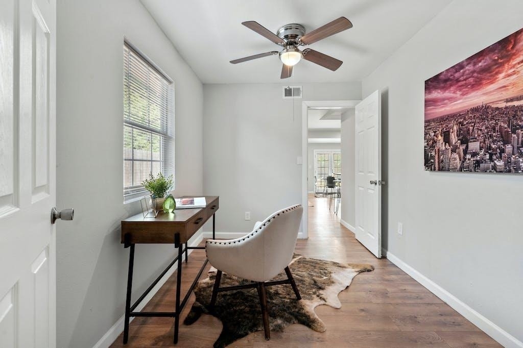 1312 E 52nd St - Photo 9