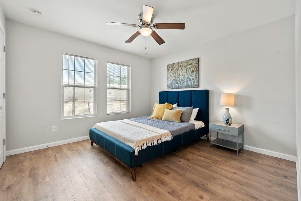 1312 E 52nd St - Photo 11
