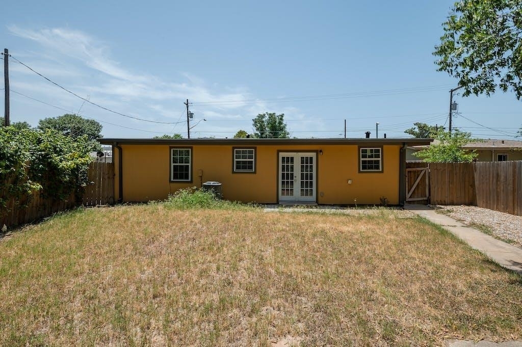 1312 E 52nd St - Photo 15