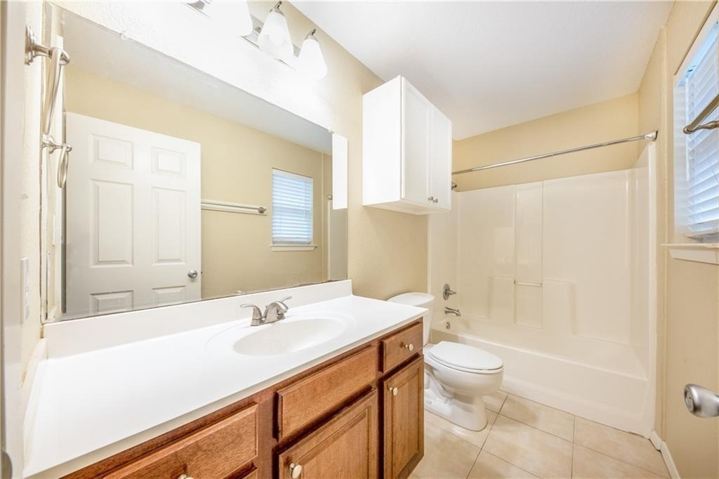2809 E 22nd St - Photo 14