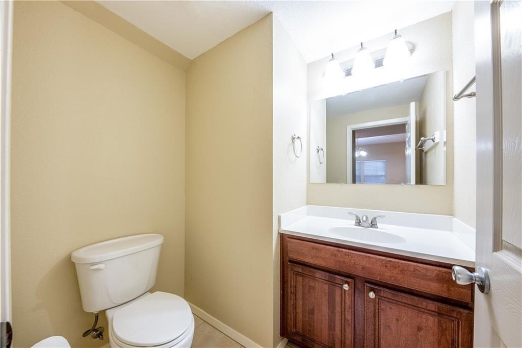 2809 E 22nd St - Photo 12