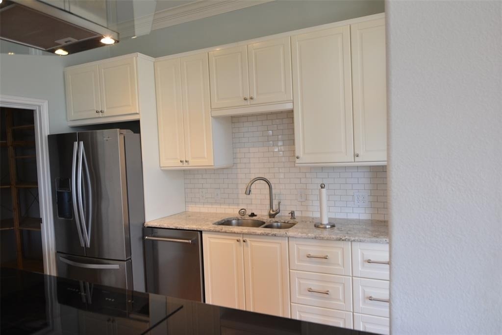 20975 Waterside Dr - Photo 6