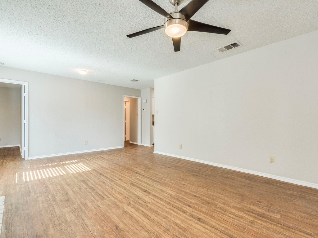 1110 Hyridge St - Photo 1