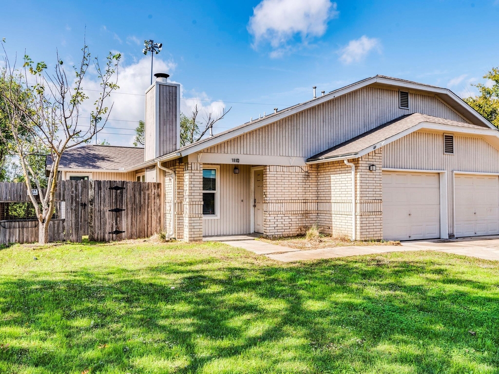 1110 Hyridge St - Photo 21