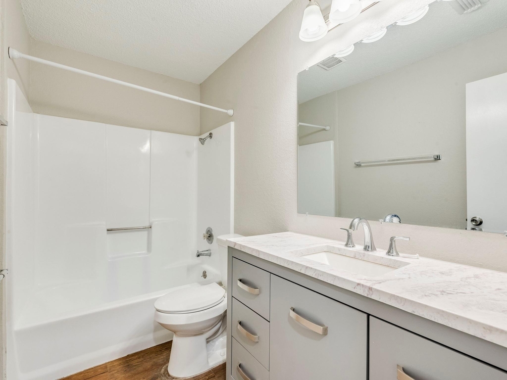 1110 Hyridge St - Photo 14