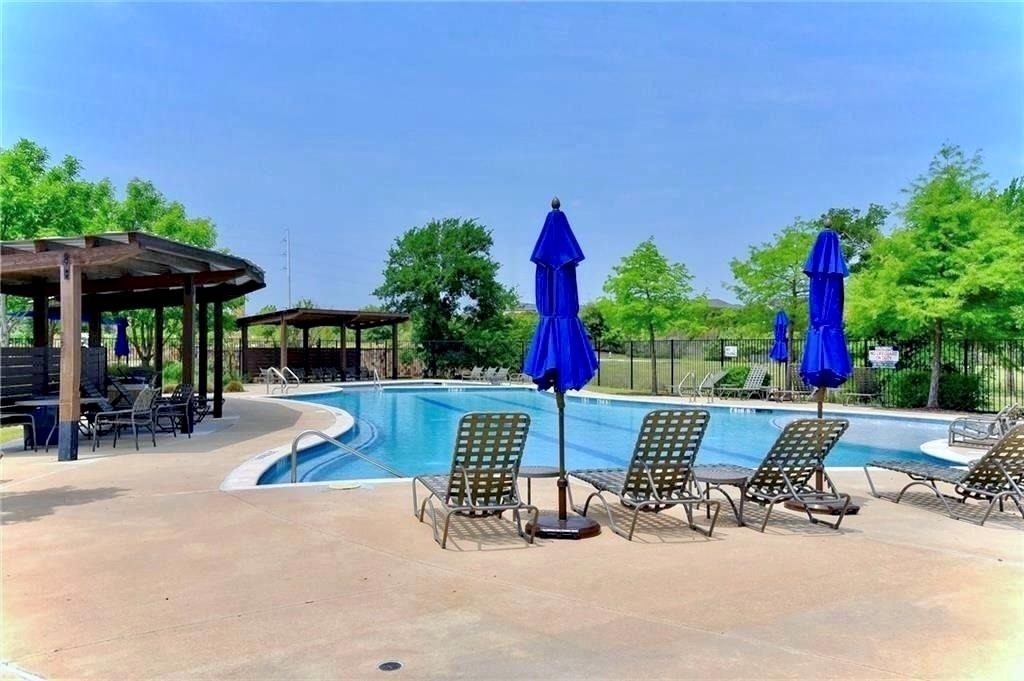 1265 Summerbrooke Cir - Photo 3