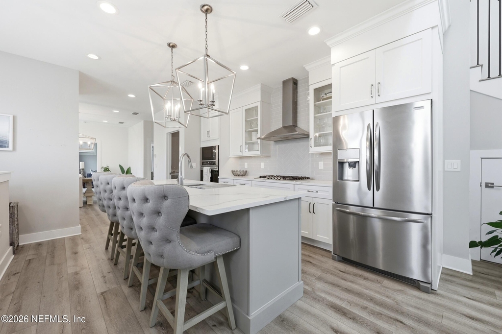 115 1st Street S - Photo 1