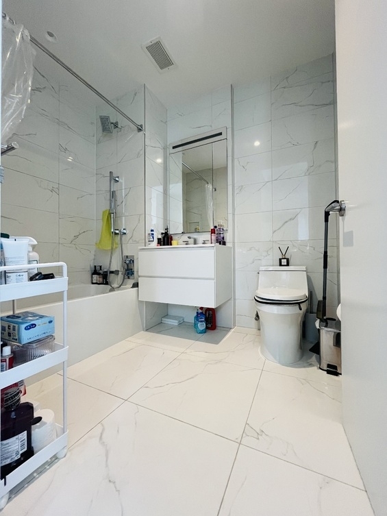 222 East 44th Street - Photo 3