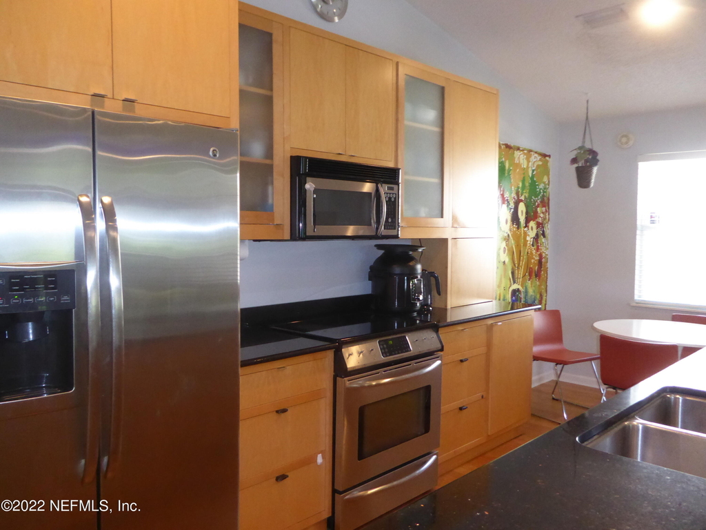 625 S 11th Avenue S - Photo 6