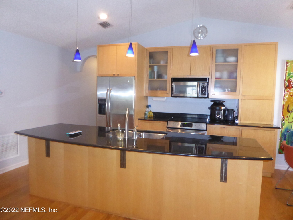 625 S 11th Avenue S - Photo 8