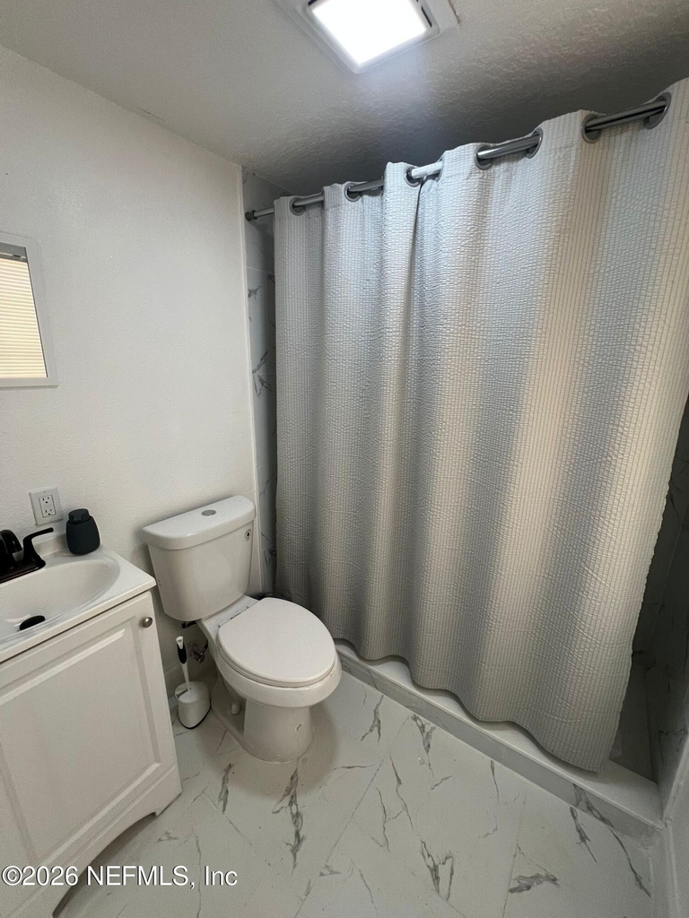 822 E 60th Street - Photo 2