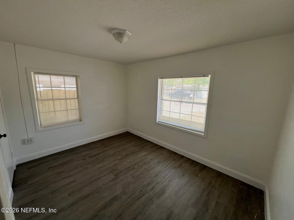 822 E 60th Street - Photo 12