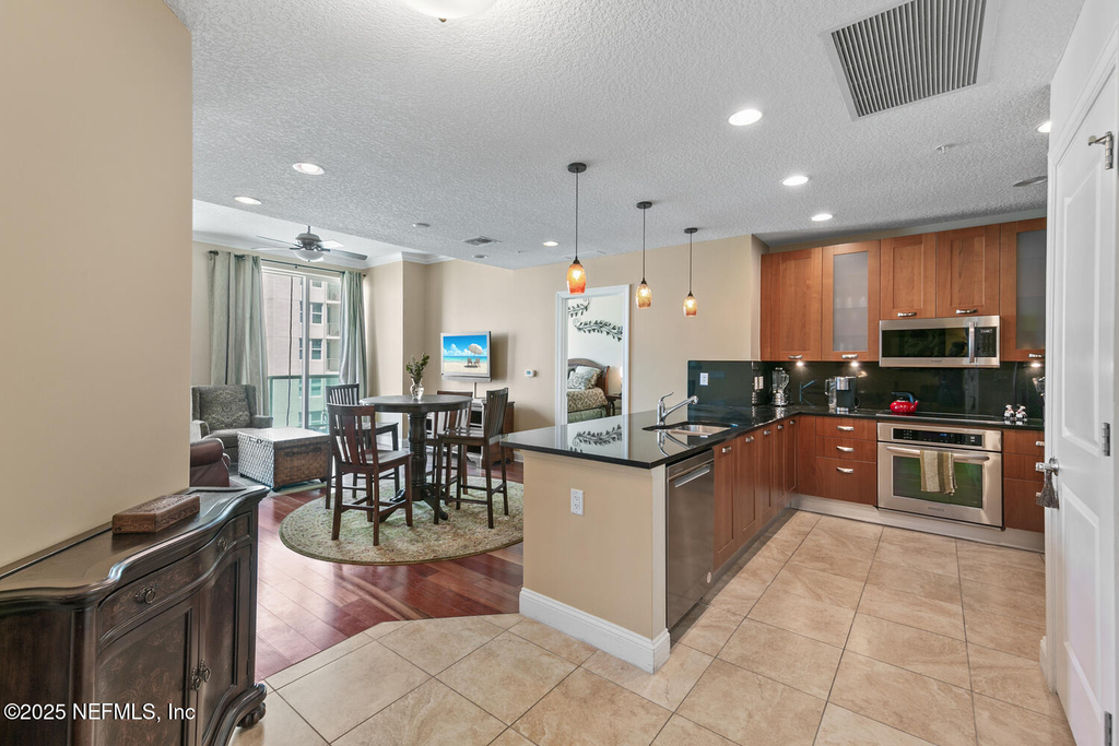 1431 Riverplace Boulevard - Photo 6