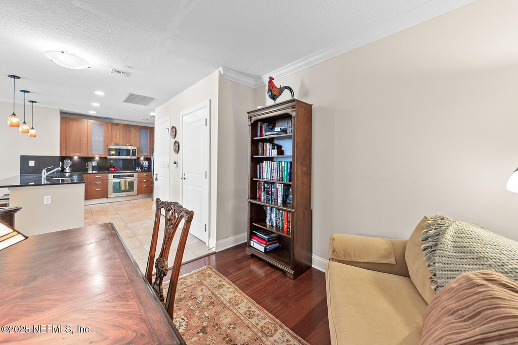 1431 Riverplace Boulevard - Photo 5