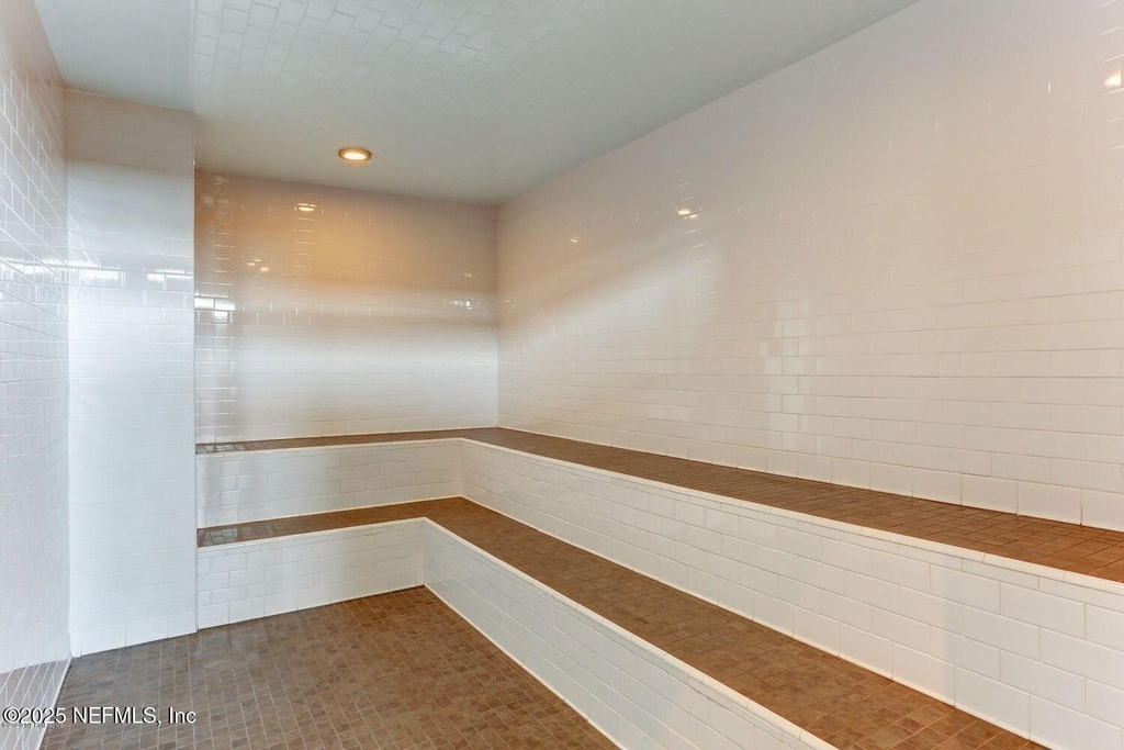 1431 Riverplace Boulevard - Photo 40