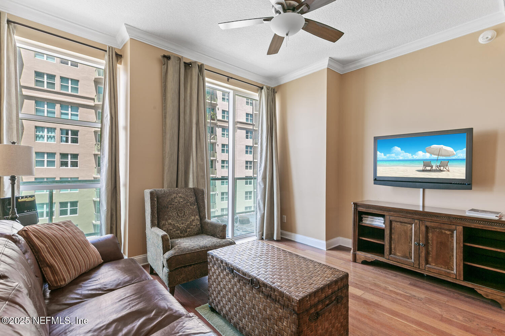 1431 Riverplace Boulevard - Photo 9