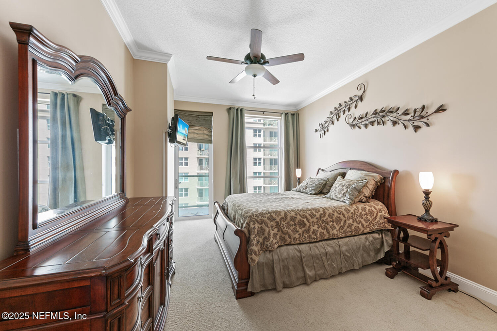 1431 Riverplace Boulevard - Photo 10