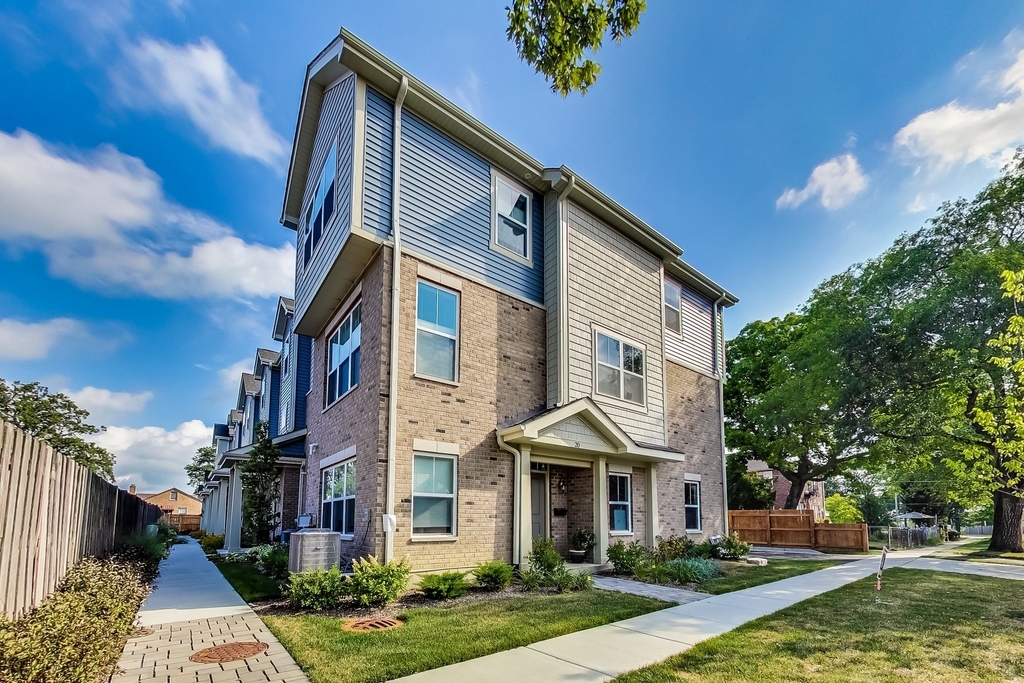 20 Webster Avenue - Photo 0