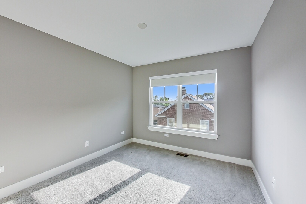 20 Webster Avenue - Photo 13