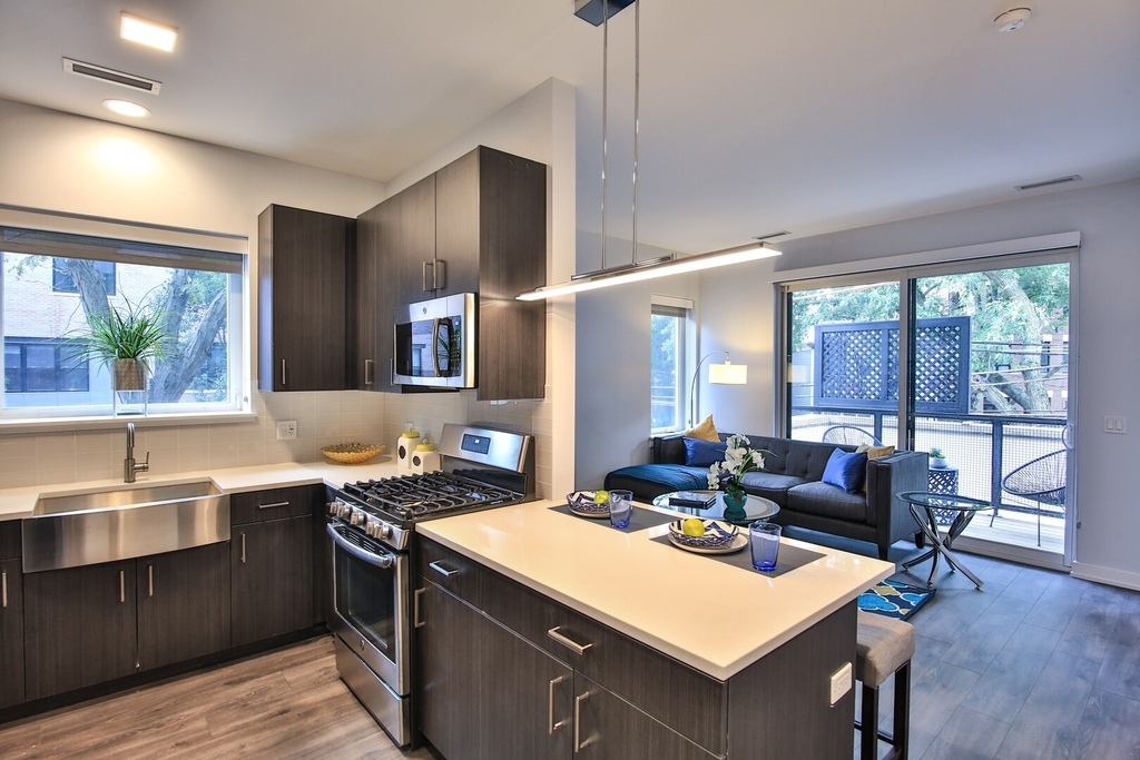 909 W Montana Street - Photo 3