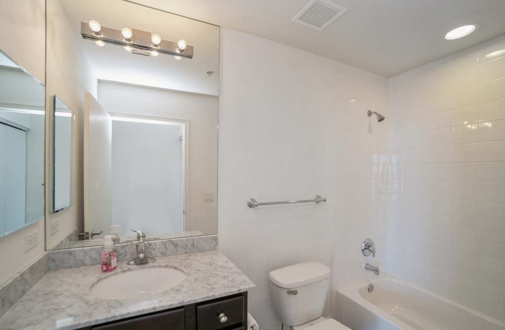 1901 S Calumet Avenue - Photo 7