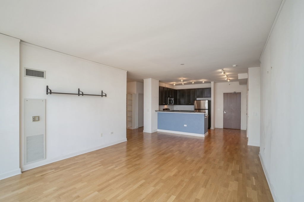 1901 S Calumet Avenue - Photo 3