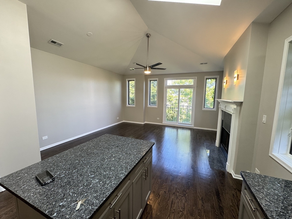 6332 S Ingleside Avenue - Photo 5