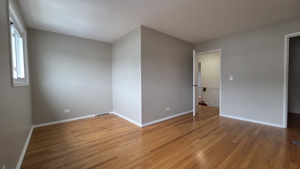 553 W Park Avenue - Photo 3