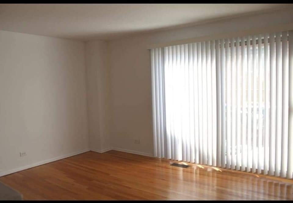 553 W Park Avenue - Photo 1