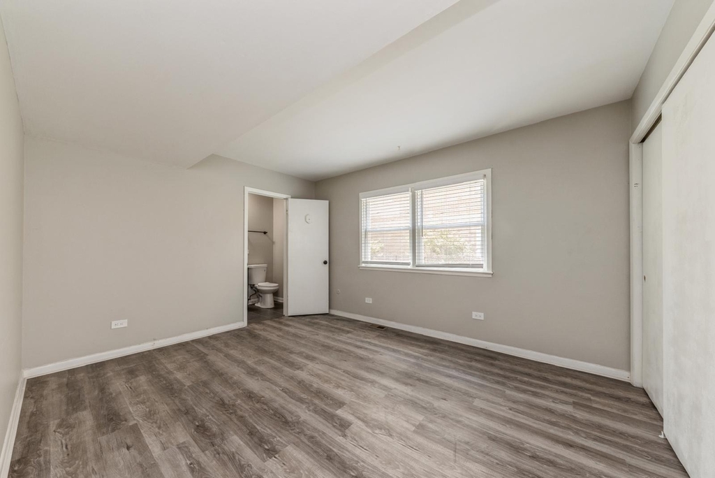 856 E Capri Drive - Photo 7