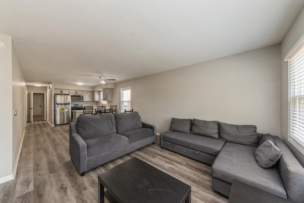 856 E Capri Drive - Photo 6