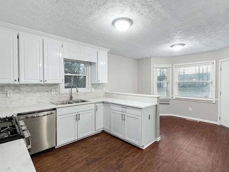 2247 June Court - Photo 3