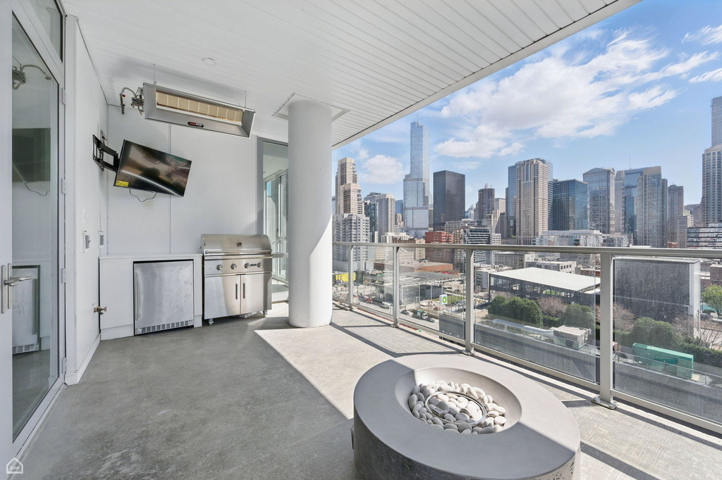 146 W Erie Street - Photo 7