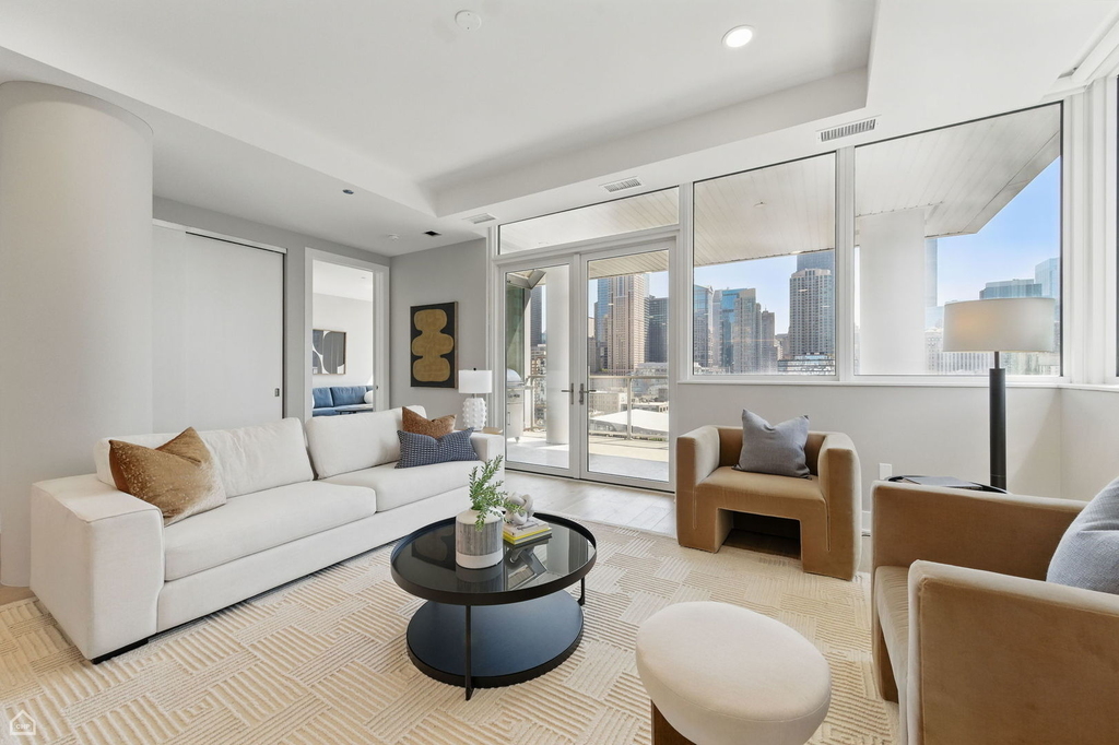 146 W Erie Street - Photo 4