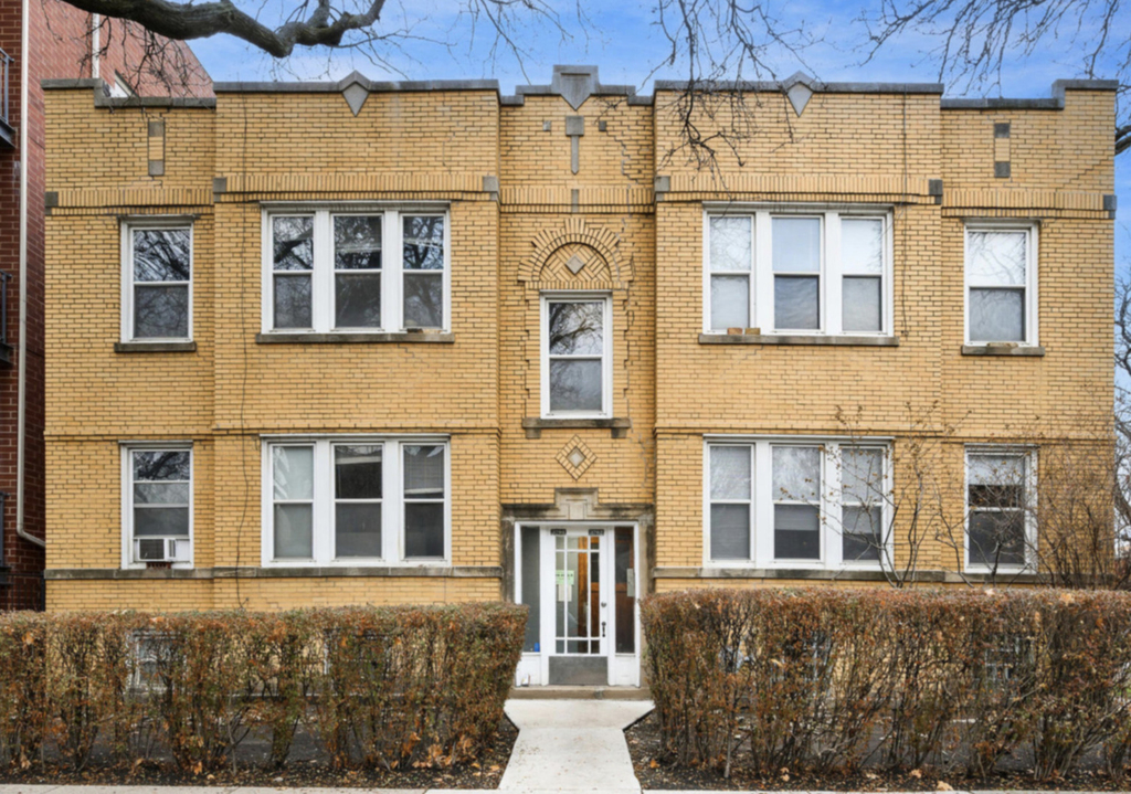 3702 W Cornelia Avenue - Photo 0